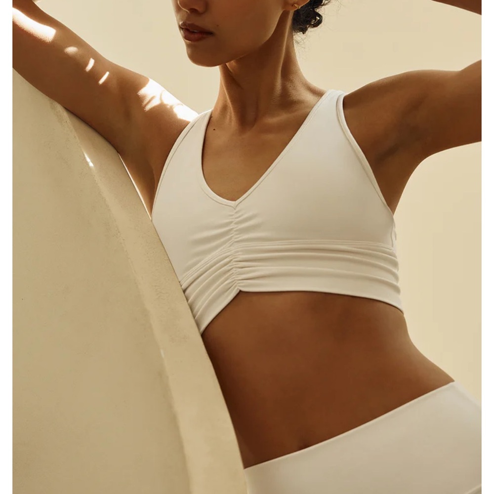 Alo Wild Thing Sports Bra Ivory